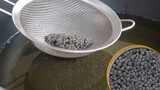 Kaviar seharga 180 ribu yuan per kilogram langsung ke dalam panci!