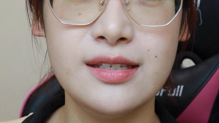 Does wearing glasses make you look less attractive? Pay attention to these key points—they’re crucia