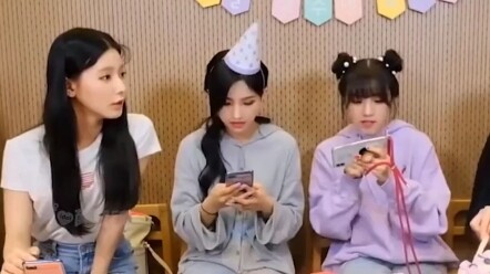 Trình tự trưởng - thứ trong (G)I-DLE