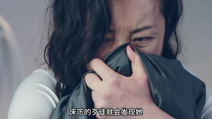 Baru saja selesai mandi dan bersiap tidur, wanita ini malah menemukan seorang pencuri bersembunyi di