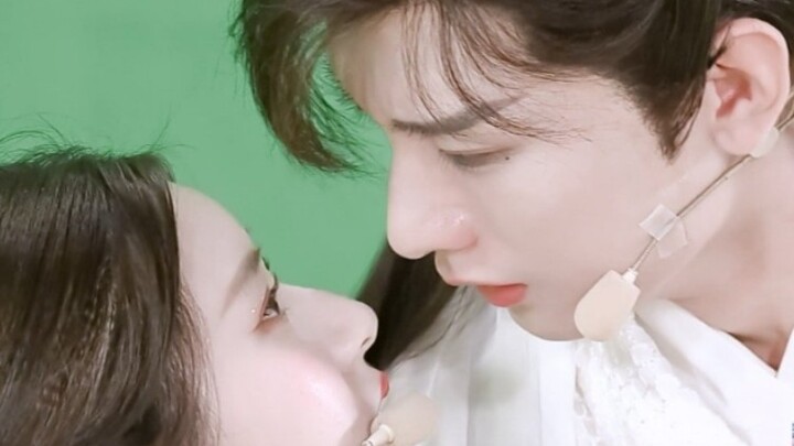 What kind of jaw-dropping acting will pro actors deliver when they’re suddenly called on to act on a