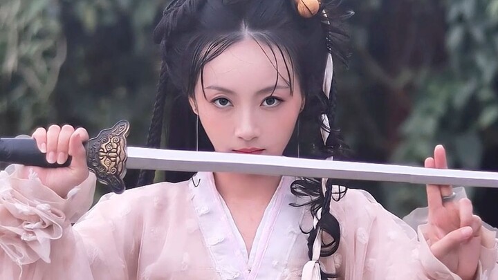 น้องสาวตัวน้อย เธอฝึกดาบแม้แต่ในความฝัน เธออยากฆ่าใครล่ะ