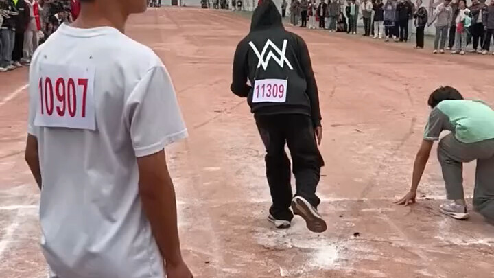 嘉豪碰到对手了