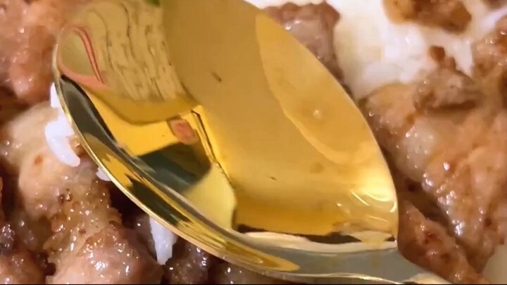 หมูทอดน้ำปลา หมักน้ำปลา 1 ช้อนพอ