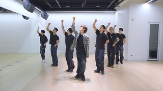 แบคฮยอน | ซ้อมเต้นเพลง 'Chocolate'