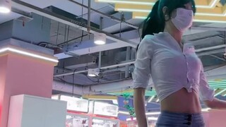 Siapa yang mau mesin dance KDA La La La La Jeans Hot Girls juga punya lagu More, keren banget!