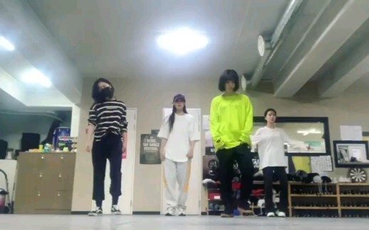 เมย์ เจ ลี ฝึกซ้อม "Dance Monkey"