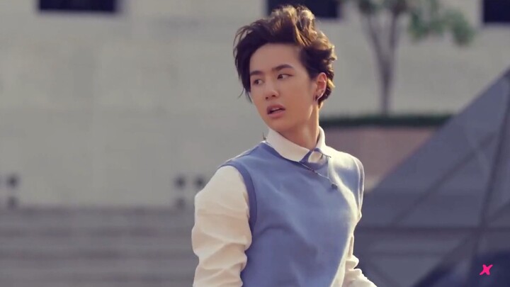 【وانغ ييبو】الشاب وانغ يه بو في السابعة عشرة من عمره.. كن متحمسًا له!