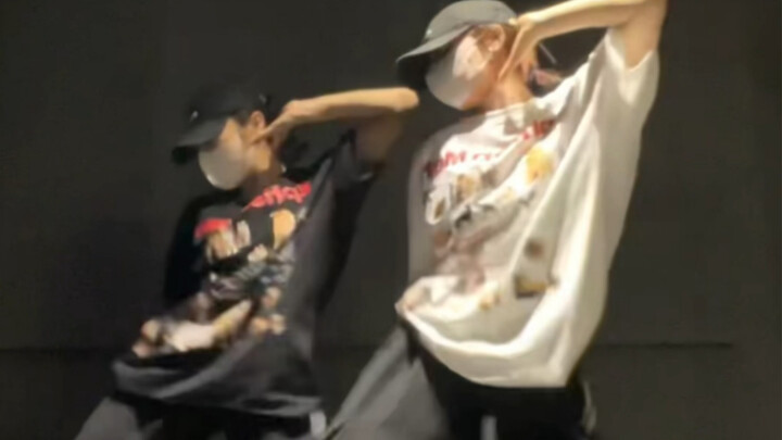 Don't underestimate this simple dance—it's cool and awesome!