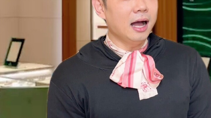 When You Rock Uniqlo at Nanjing Deji Rolex (Based on a Netizen’s Real-Life Experience)