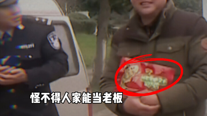 Chả trách người ta có thể làm sếp được, phản ứng ứng biến này đúng là đỉnh luôn!