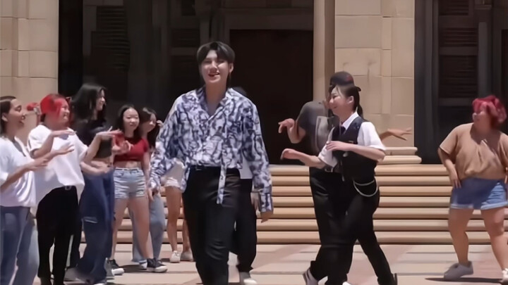 【朴佑镇】帕五金你好会跳！随机舞蹈 咆哮+英雄kick it+拍手+shoot out+love shot+dynamite