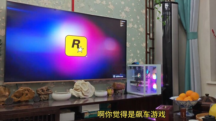 That day, my mother said, "Let me try the game you play." Since then, there has been a female gamer 