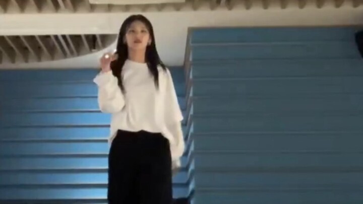 [Hwang Gyuri] This little girl's got some serious talent!