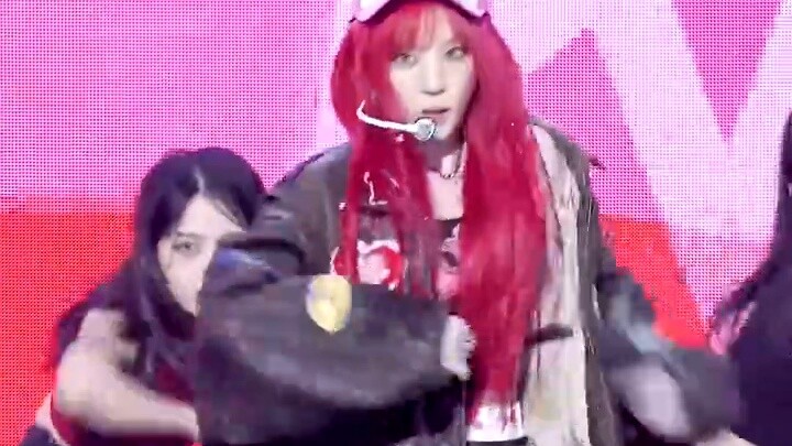 Song Yuqi solo 'Freak', ganti kostum sekali klik! Anak anjing yang energik! Unik!