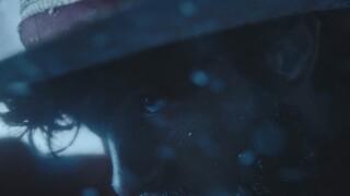 法国博主戴海贼王草帽登上了珠穆朗玛峰记录短视频。太赞了！