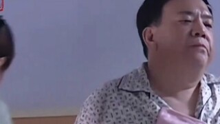 Makan ikan mas dengan dana publik di tempat tidur setiap pagi? Pejabat ini akan segera mengakhiri ka