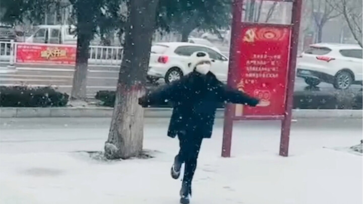 Every snowflake is my longing for all of you! (Please don’t tip, please don’t tip, please don’t tip!