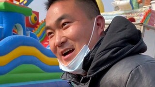 地摊投球硬技术！