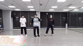 虽然这三家粉丝打的好凶但真的很喜欢这个《隆里电丝》组合