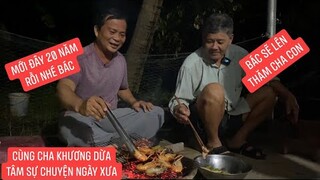 Được cha bạn Khương Dừa đãi buổi cơm tối những món yêu thích khi bụng đói đi từ nhà cháu Phụng về