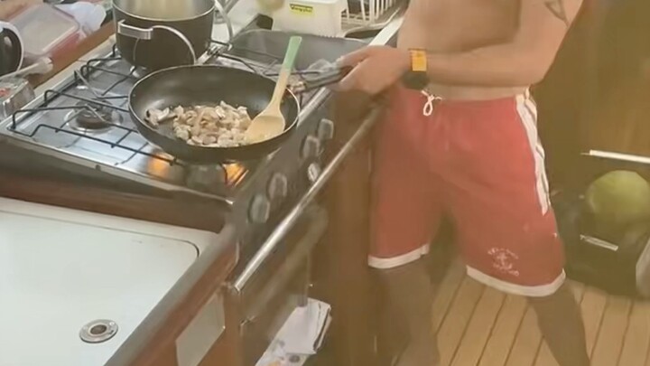 Have you ever seen a stove in the sailing world?