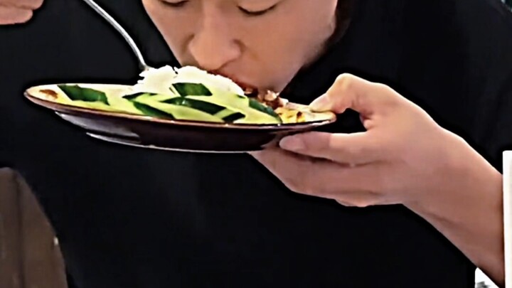 “When Having a Fancy Meal with My Boyfriend”