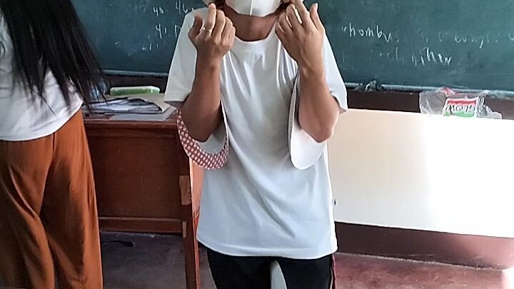 LT sa school HAHAHHAHAHA