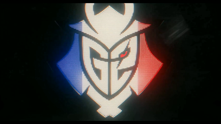 คนอื่นๆ ถูกแนะนำด้วยเอฟเฟกต์จัดเต็ม แต่นิโก้กลับเหมือนโดนลักพาตัวมา น่าอายสุดๆ เลย