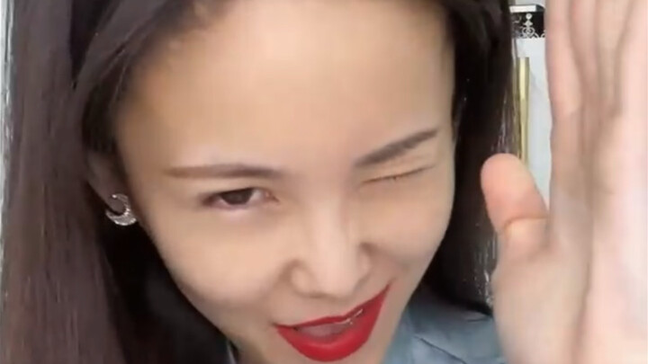 Dalam perjalanan pulang kerja tiba-tiba teringat untuk menunjukkan tarian