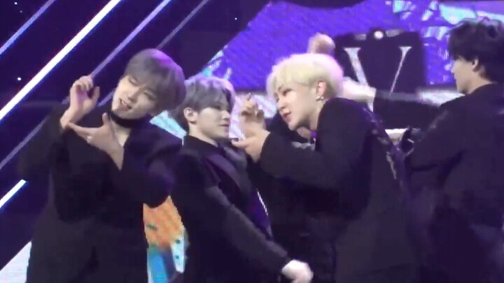 【SEVENTEEN】Dancing the cute “Snap Shoot” in “poisonous” outfits～ (Limited black lace suit version)