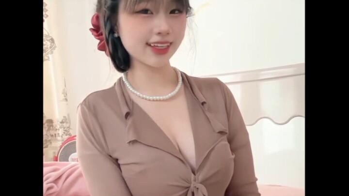 takut di gigit kk nya, tuulihat taring nya panjang