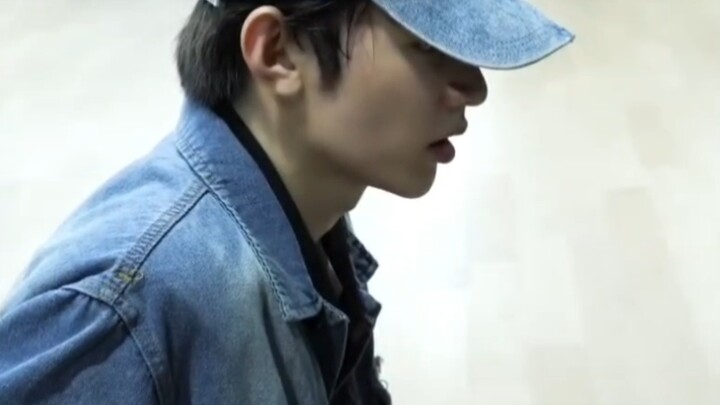 又一次证明了章昊提的建议总是对的，他谦逊地提出自己的想法，有思考、有勇！气，所以凡事相信章昊，他做事有方法、看人有眼光、对舞台有要求，跟着他我放一百个心！