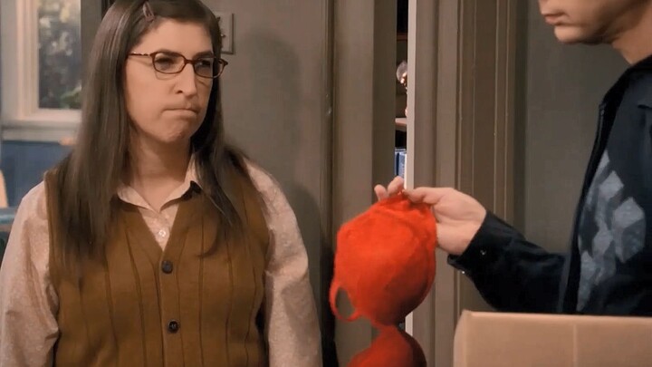 【TBBT】Ear: Isn’t this bra yours?
