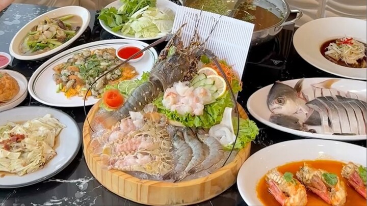 หมดนี่3,500 กุ้งมังกรตัวโตๆ ปลาทั้งตัว กุ้งแม่น้ำมันเยิ้มๆ และเมนูอื่นๆรวมทั้งโต๊ะ8เมนู เต็มโต๊ะ!!