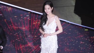 Apresiasi Dewi: Dewi Park Min-young (Sungguh cantik yang ilahi)