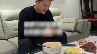 พี่สาวรู้สึกไม่ชอบน้องชาย เพราะหน้าดูแก่เกินวัย "อายุ 15 แต่หน้าเหมือนคนอายุ 35"