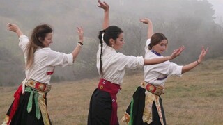 老外跳藏族锅庄舞蹈之《羌塘赞歌》
