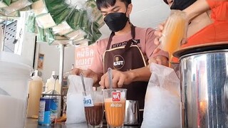 หวานมัน กลมกล่อม เย็นชื่นใจ ชากาแฟ โอวัลติน มอคค่า (กาแฟชงรถเข็น)