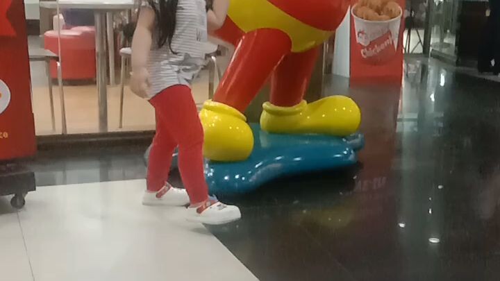 subrang happy ng ba shaneshane ko nka hanap ng kalaro