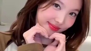 ปีนี้สองสาวหน้าหลินสุดโปรด...หน้าเป็นสาวเวทมนตร์ที่สามารถเป็นพี่สาวหรือน้องสาวได้จริงๆ