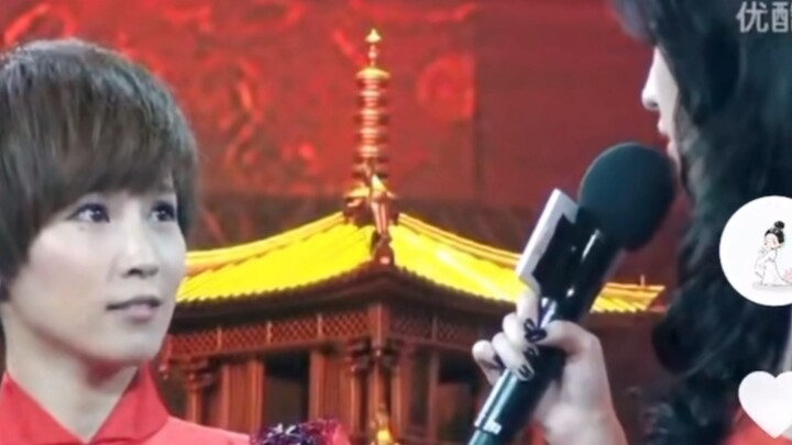 谢楠看刘亦菲的表情绝了