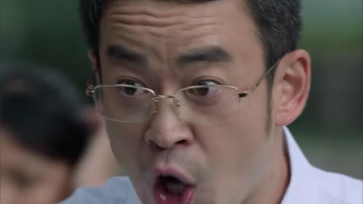 Little Girl Outsmarts Scammers and Bravely Claims the Crown in the Math Olympiad!