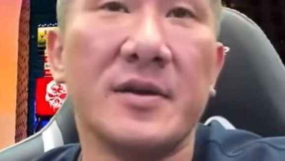 The curator spoke highly of Beichen, an outstanding genius, who would definitely be a buff in the ga