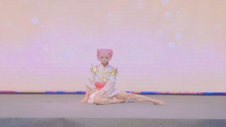 Khi nam sinh viên khoác lên mình Hằng Nga 🌸 Cúc Tô Tử có tín – Chuyện cũ Lạc Dương