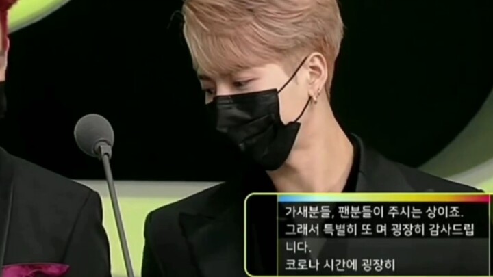 【Jackson Wang】Gaga’s Mandarin these days really has that old‑school Hong Kong star vibe—especially r