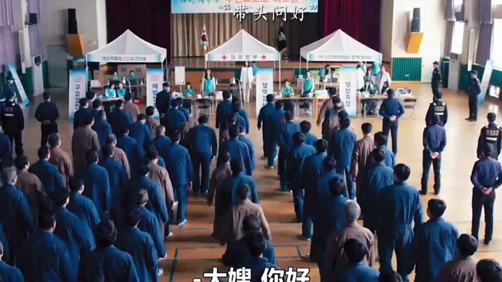 No wonder he’s a big shot—this level of treatment for his wife is crystal clear!