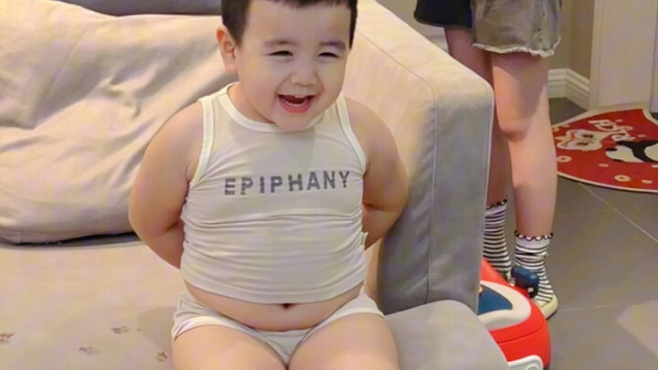 เตือนนิดหนึ่ง: ดูให้ดีว่าอยู่ที่มือไหน อย่าจ้องที่ท้องเขาตลอดเลย!