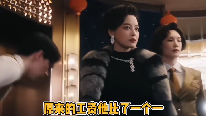 Ngay cả khi không có “lăng kính Vương Giai Duy”, cảnh nhộn nhịp của Hoàng Hà Lộ cũng còn hơn hẳn.