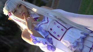 [Cos Comic Exhibition] Miss Emilia cosplay in the comic exhibition is really cute, charming and lova